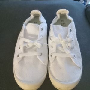 Time & Tru white tennis shoes size 8.5